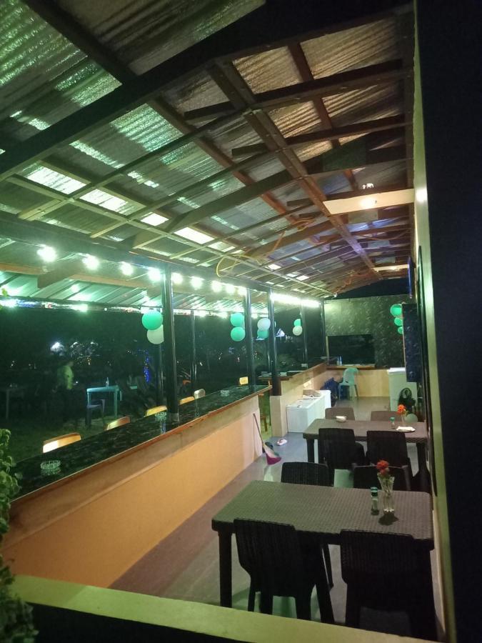 Green Acres Village Moalboal Buitenkant foto